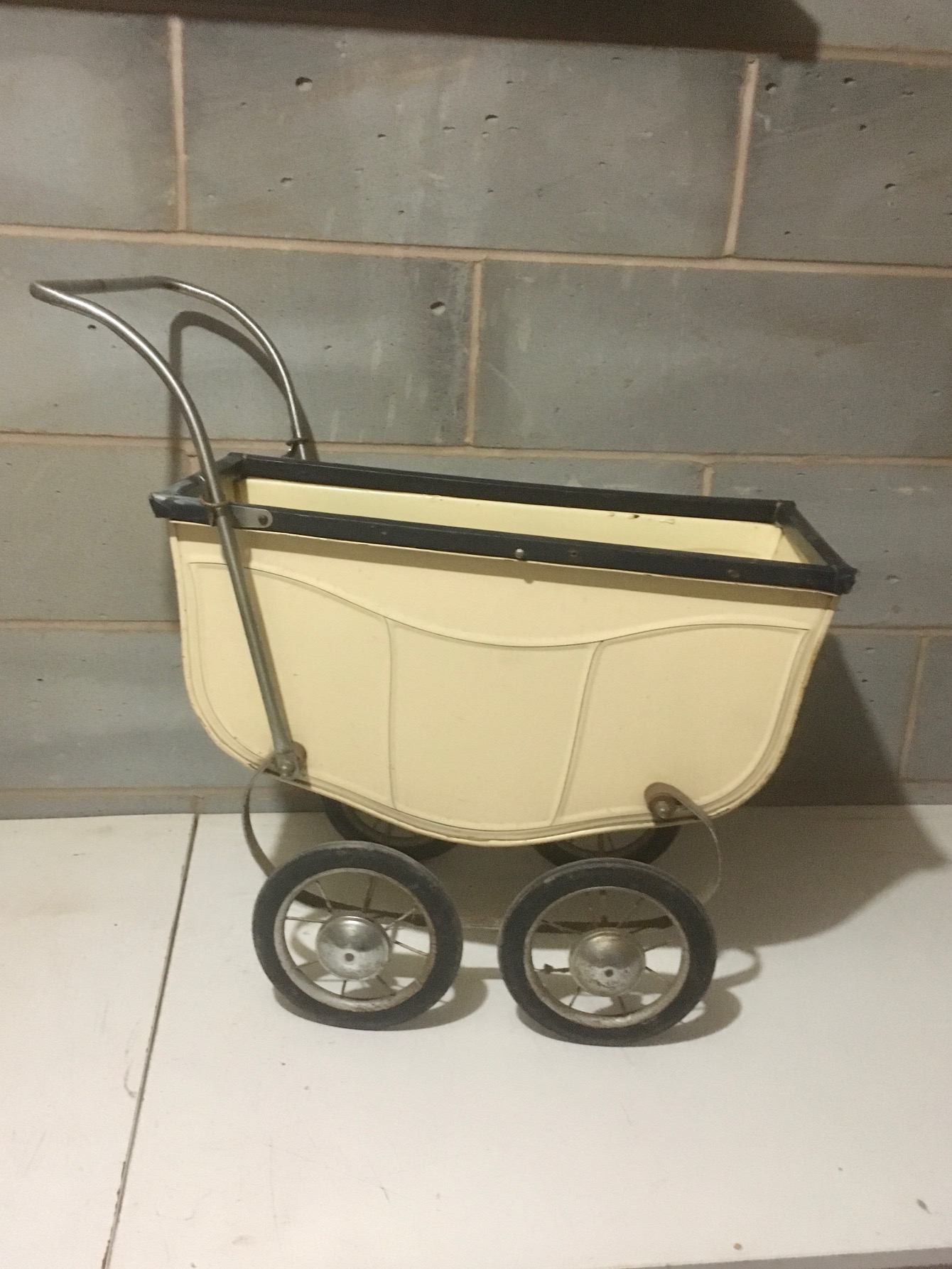 triang dolls pram 1960